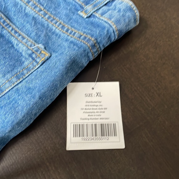 Jean Shorts - Picture 4 of 4